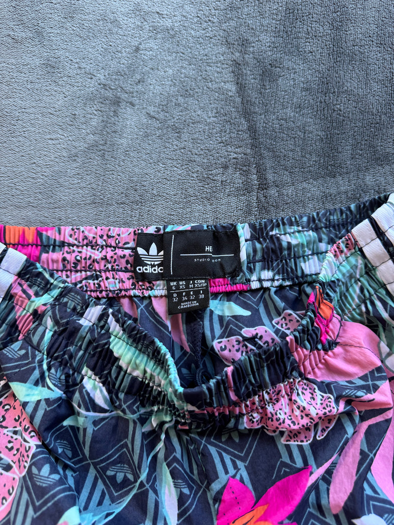 (ДАМСКО) (XS) Adidas Originals x HER LONDON дамско шушлеково долнище