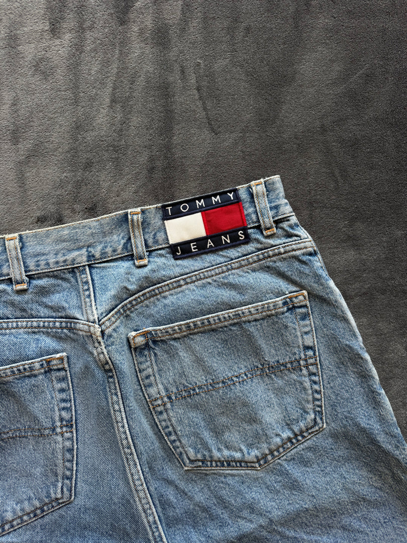 (ВИНТИДЖ) (M) Tommy Hilfiger мъжки дънкови шорти (уголемени!!!)