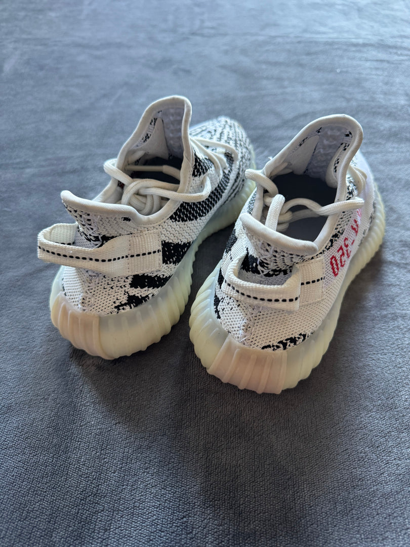 (37 1/3) Adidas Yeezy Boost 350 V2 Zebra (Стелка 23см.)