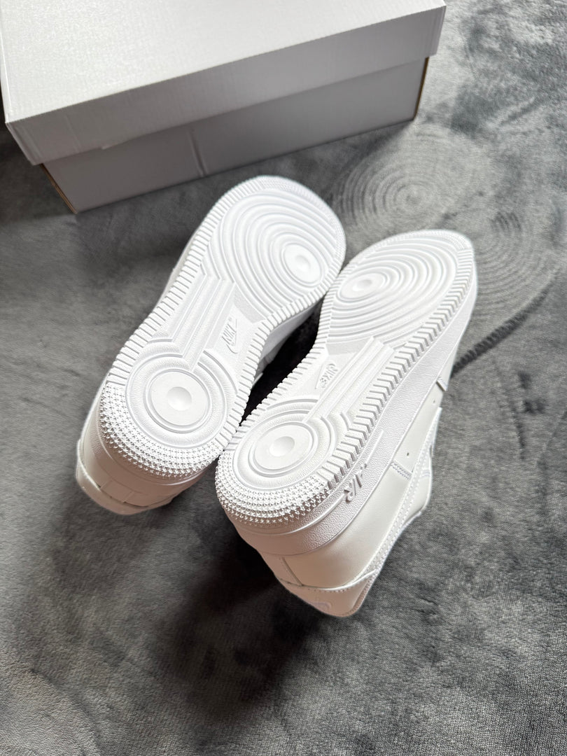 (42.5 / 44 ) Nike Air Force 1 07’ Shoes (Нови с кутия)