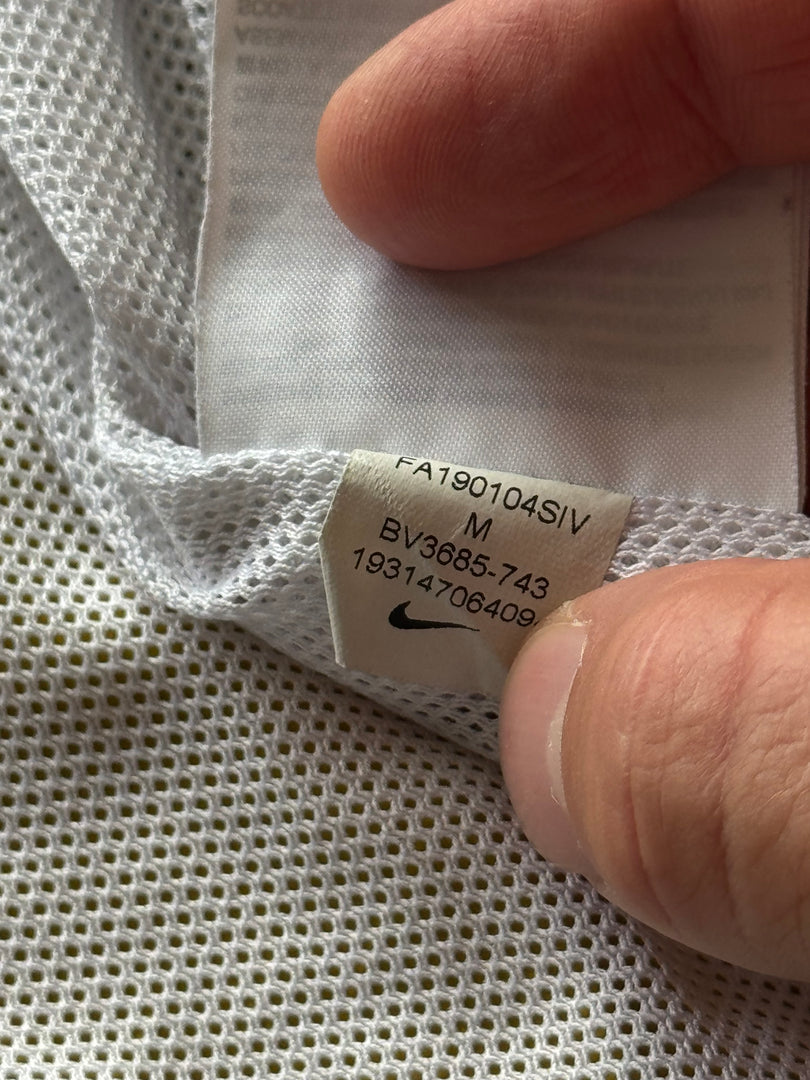 (УНИСЕКС) (M) Nike Swoosh УНИСЕКС ветровка (петно отвътре)