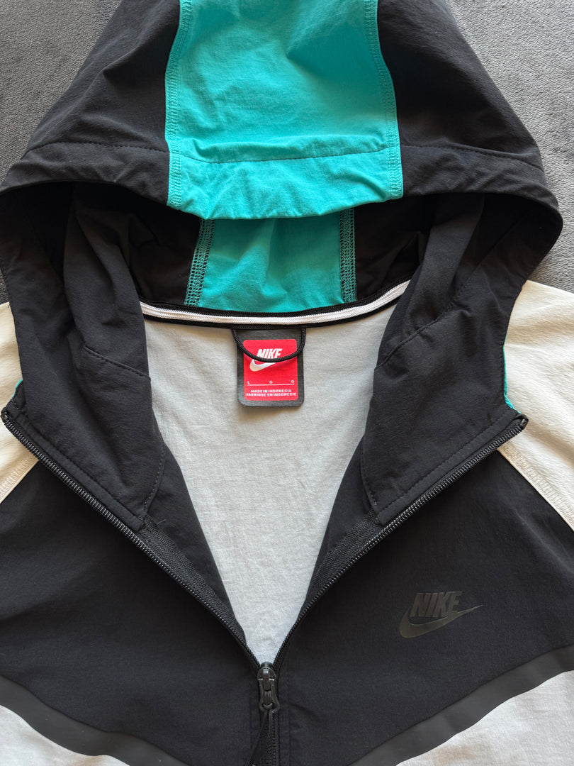 (XL) Nike Tech Fleece мъжка ветровка (по етикет L,но отговаря на XL)