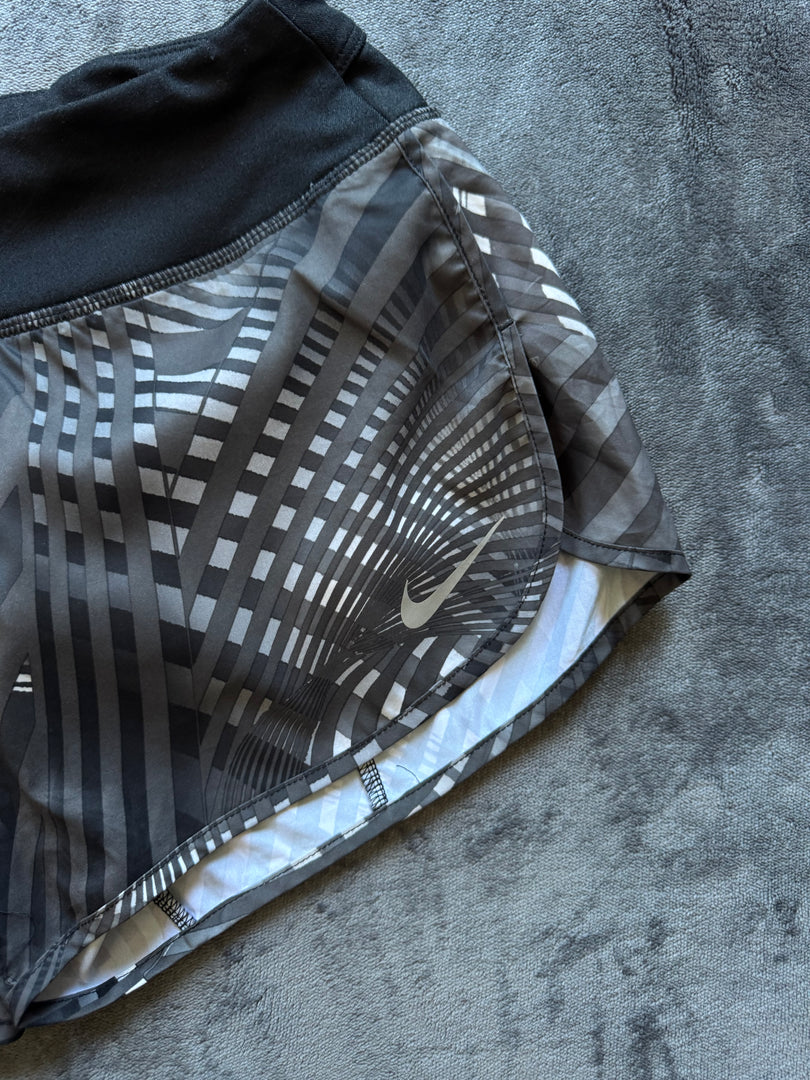 (ДАМСКО) (S) Nike Dri Fit Shorts