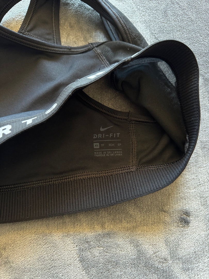 (ДАМСКО) (XS) Nike NSW Dri Fit спортно бюстие