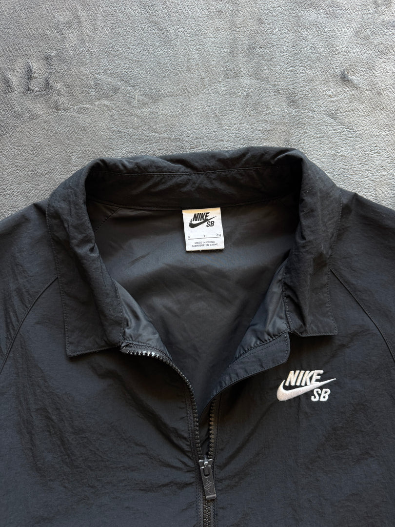 (S) Nike SB мъжка ветровка / горнище