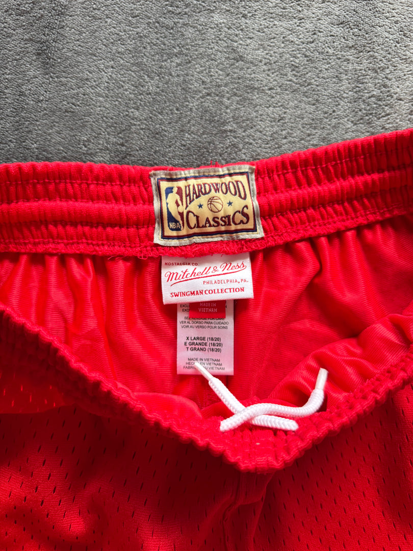 (M) Mitchell & Ness Chicago Bulls мъжки шорти (отговарят на мъжки М размер)