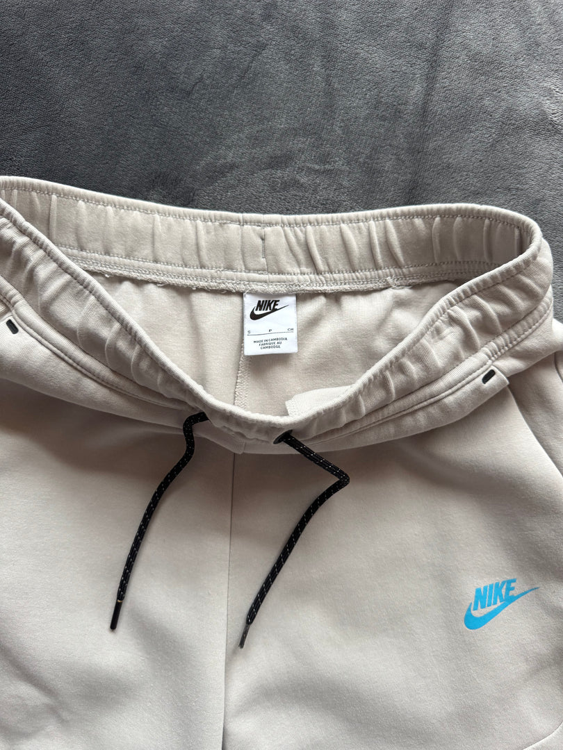 (S) Nike Tech Fleece мъжко долнище (забележки)
