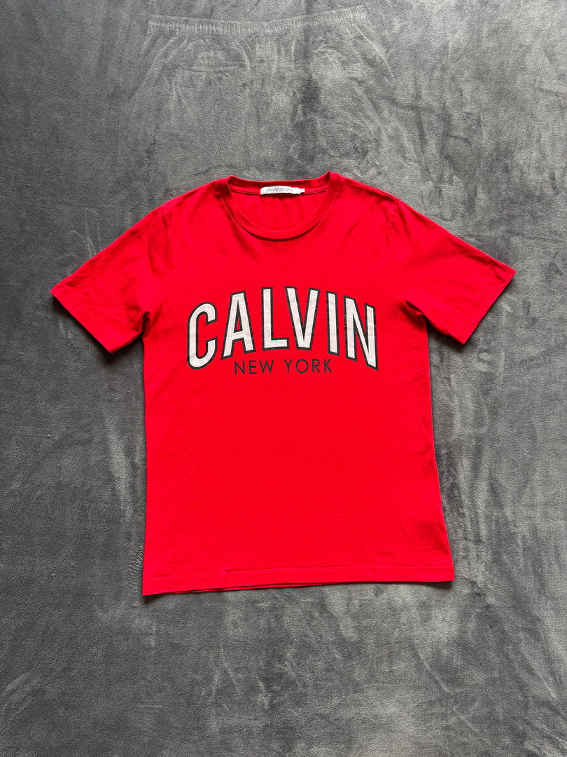 (L) Calvin Klein мъжка тениска (по етикет XL,но е вталена и отговаря на L размер)