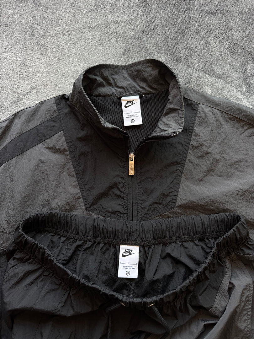 (УНИСЕКС) (L) Nike УНИСЕКС екип (Д. ръкав: 56см)
