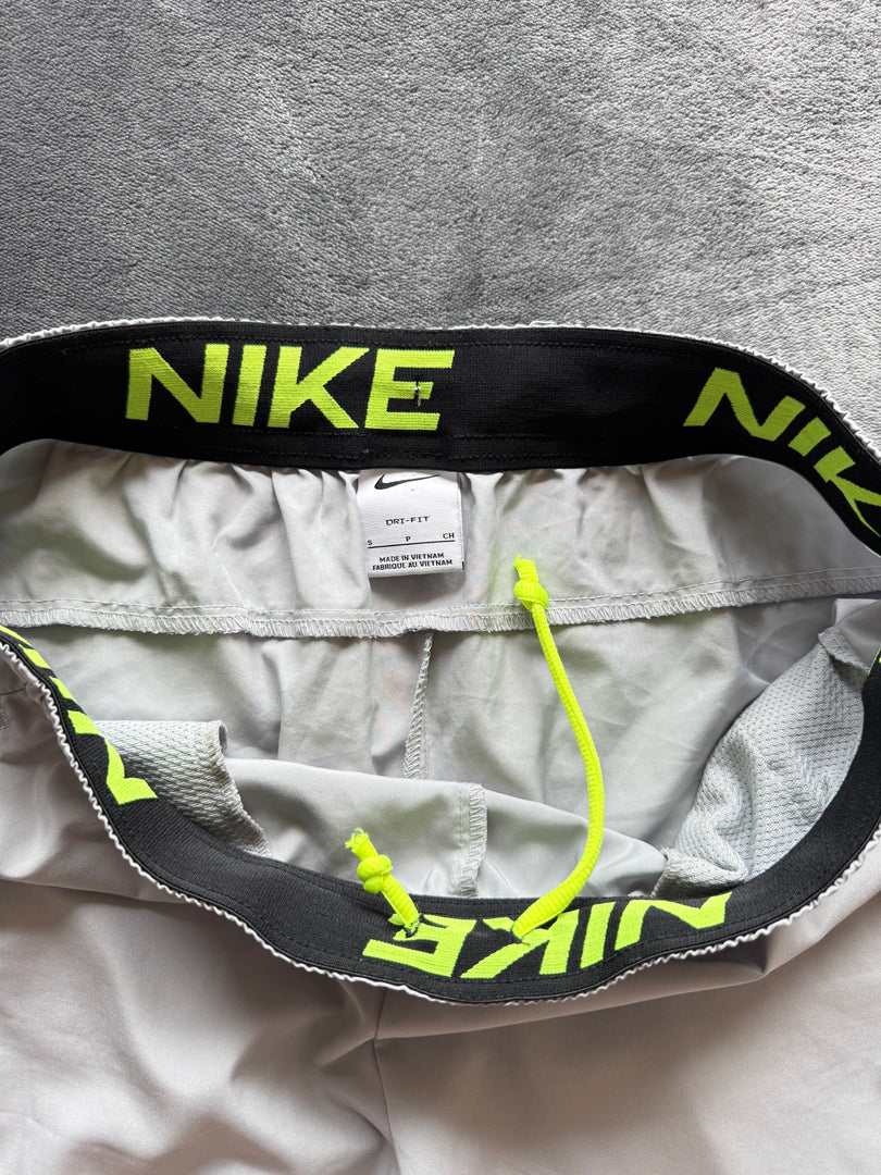 (S) Nike Dri Fit мъжки шорти