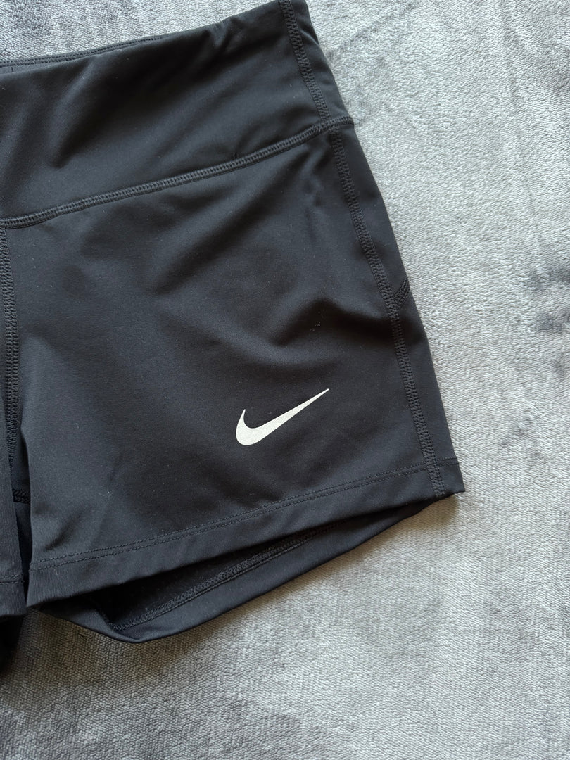 (ДАМСКО) (M) Nike Dri Fit Shorts