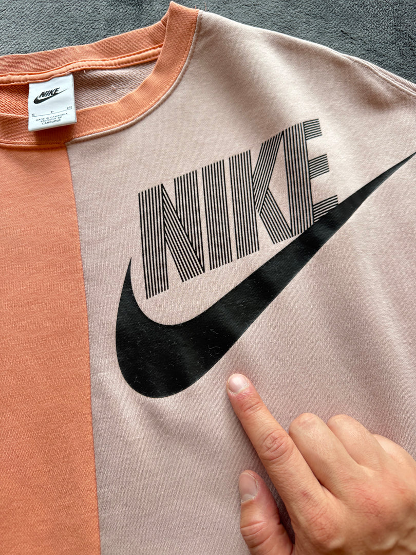(ДАМСКО) (S) Nike дамска уголемена блуза (петънце)