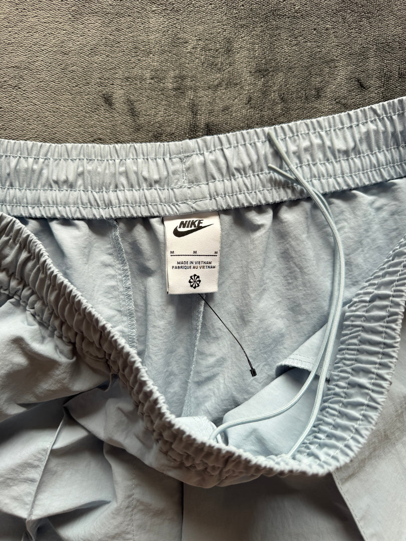 (ДАМСКО) (M) Nike дамски шушлекови шорти (Ново липсва етикет)