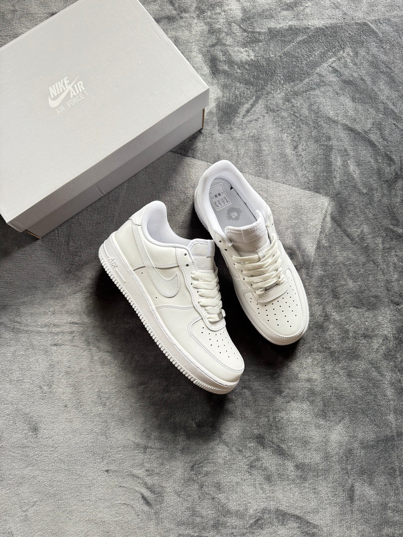(42.5 / 44 ) Nike Air Force 1 07’ Shoes (Нови с кутия)