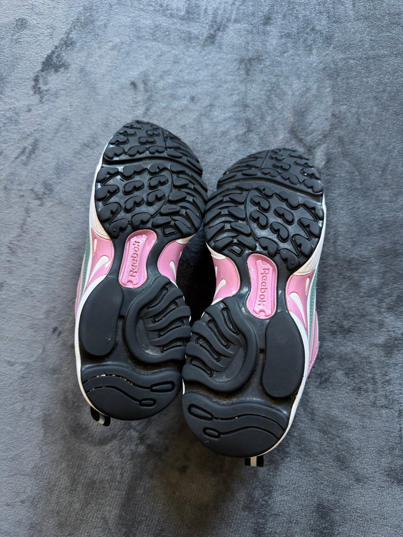 (40) Reebok DMX Series 2000 Shoes