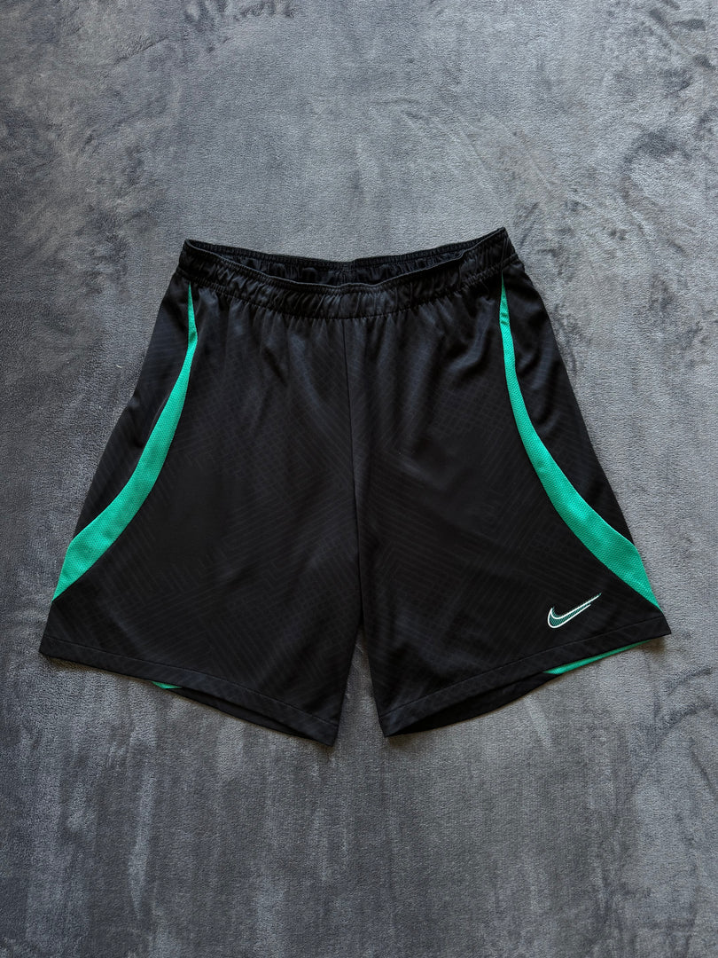 (L) Nike Dri Fit Slim Fit Shorts