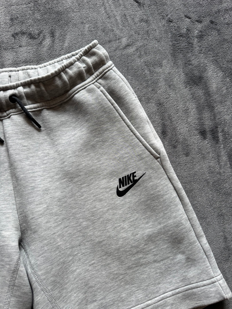(ДЕТСКО) (137-147см) Nike Tech Fleece детски шорти