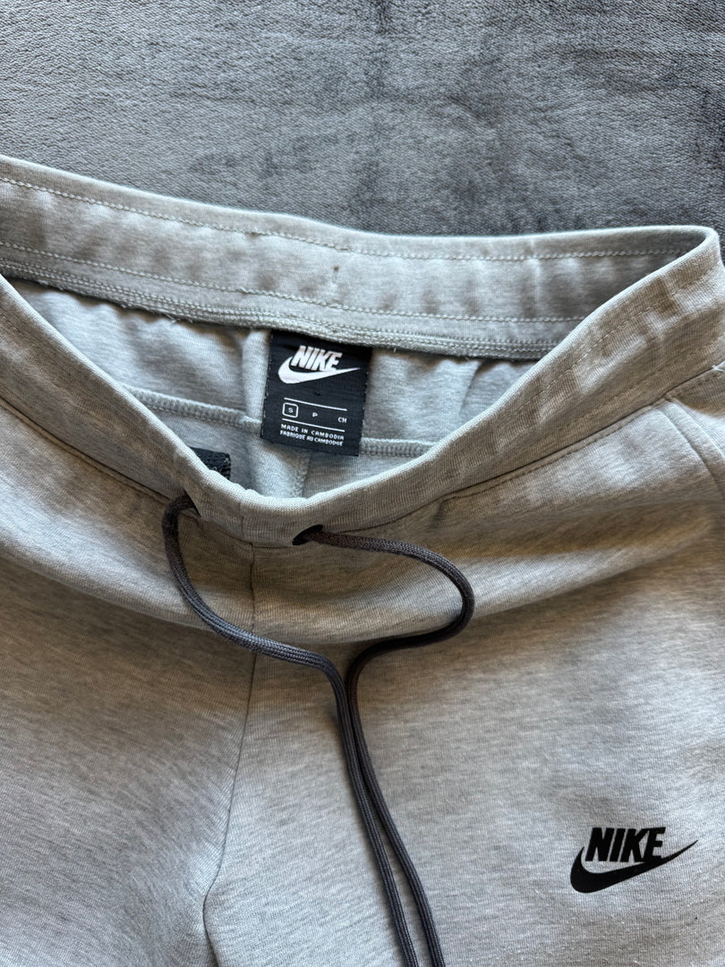 (S) Nike Tech Fleece мъжко долнище (забележка 3та снимка)