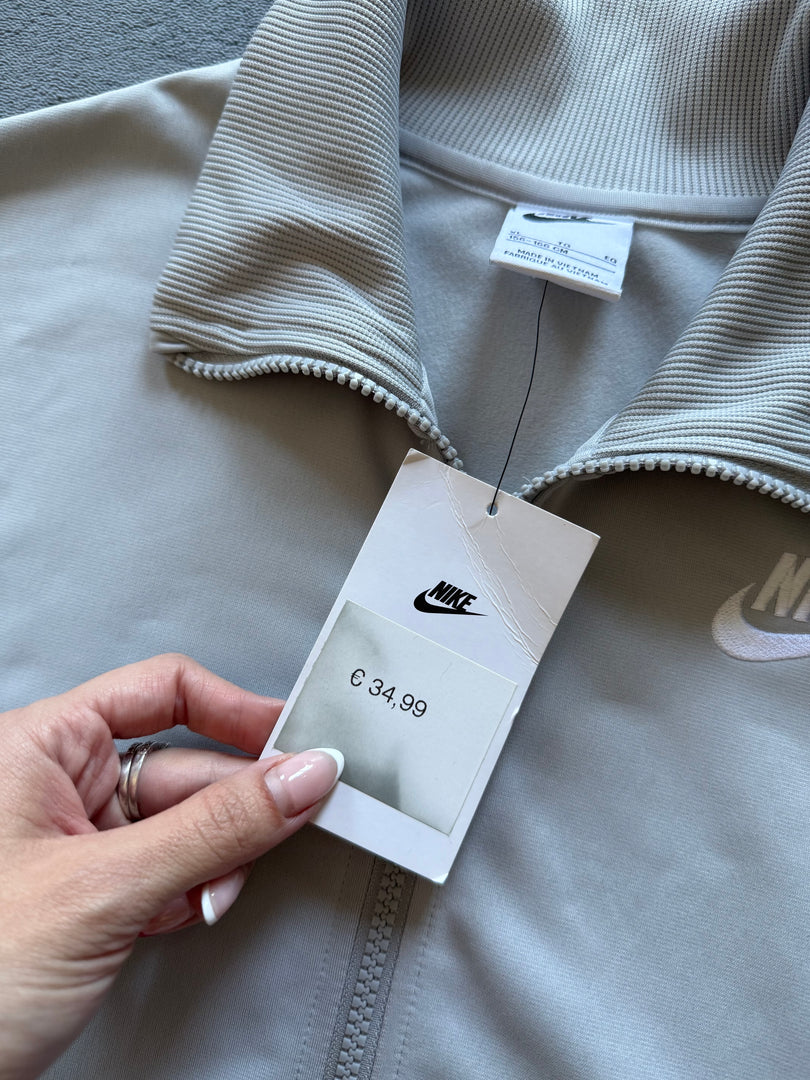 (ДАМСКО)(S) Nike дамско горнище (Ново) По етикет детско XL, но отговаря на дамско S