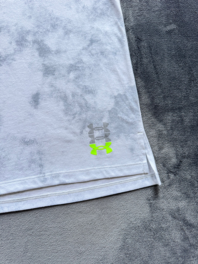 (L) Under Armour T-shirt
