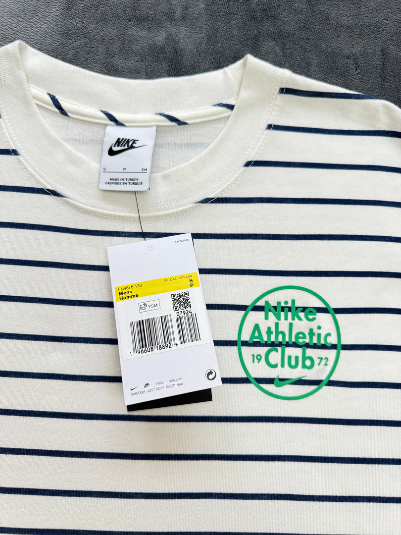 (S/M) Nike Sportswear Trend T-Shirt