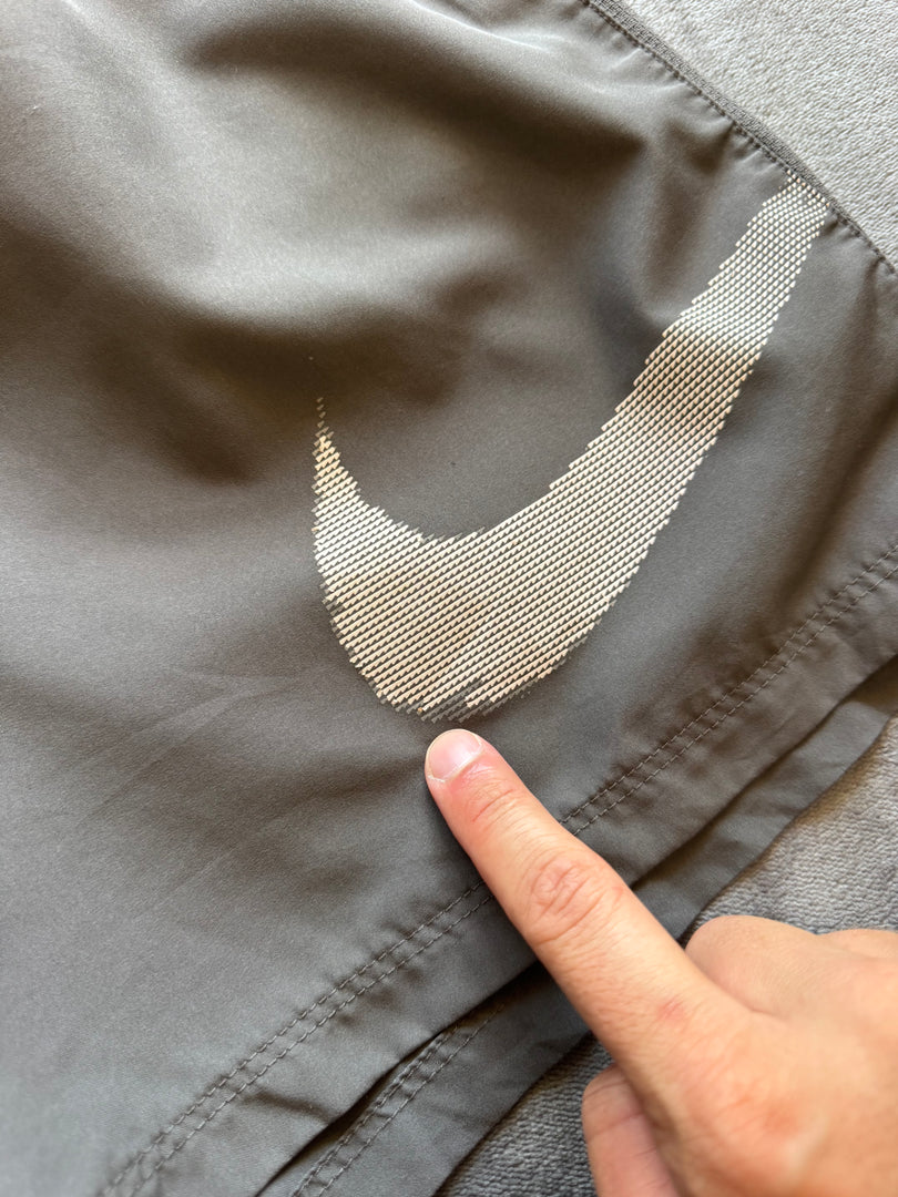 (ЗАБЕЛЕЖКИ) (L) Nike Dri Fit мъжки шорти (логото)