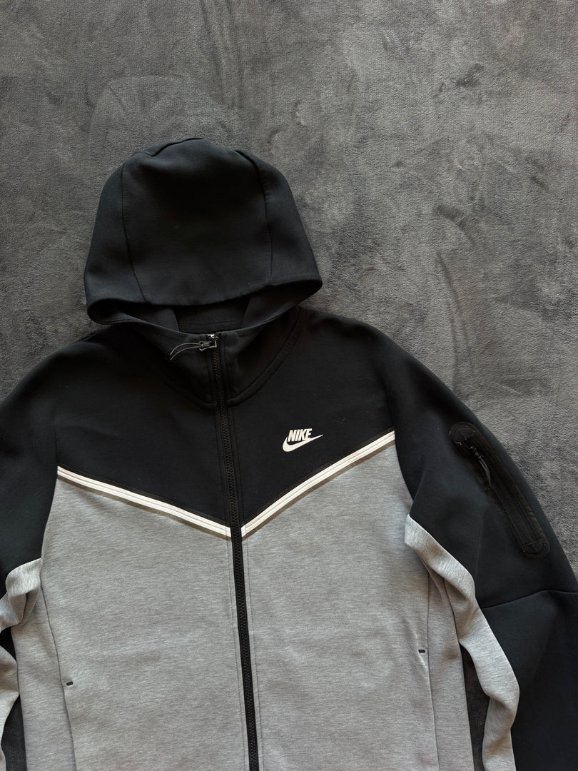 (M) Nike Tech Fleece мъжки суичър (забележки по ципове)