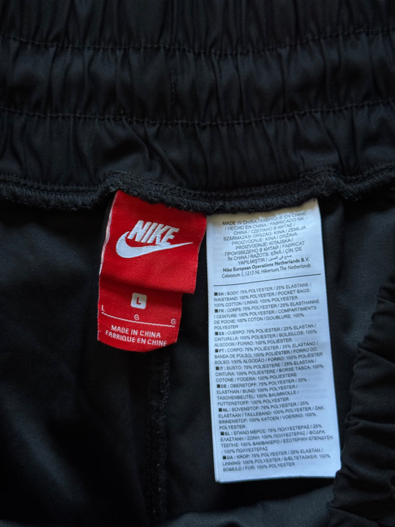 (ДАМСКО)(L) Nike Shorts