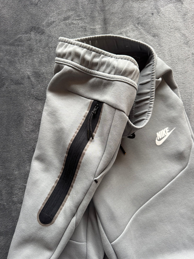 (S) Nike Tech Fleece мъжко долнище
