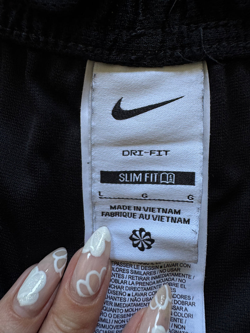 (L) Nike Dri Fit Slim Fit Shorts